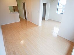 ひだまり荘 102 1階2LDKのリビング/ダイニング