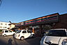 周辺：セブンイレブン野田尾？店（388m）