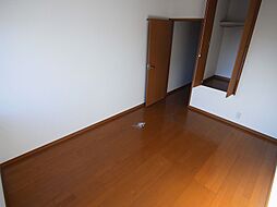 メインシティガーデン　ブライト 104 2DKのリビング/ダイニング