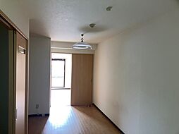 カルネドールIII 103 1階1LDKのリビング/ダイニング