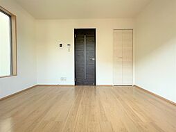 Harvest Palace III 107 1階1Kのリビング/ダイニング