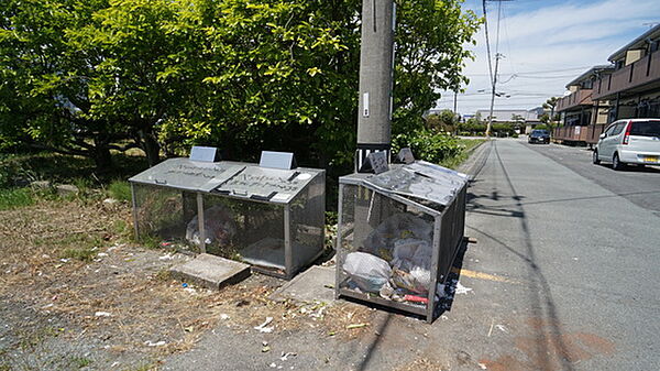 画像4:敷地内ゴミ捨て場