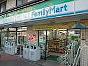 コンビニ「ファミリーマート津河芸町中別保店まで916ｍ」