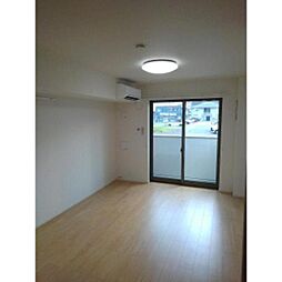 メゾン・ド・ルミエール　Ｂ 105 1階ワンルームのリビング/ダイニング