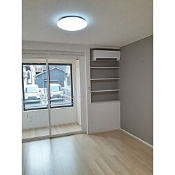 ノワ・ルーナ 102 1階ワンルームのリビング/ダイニング