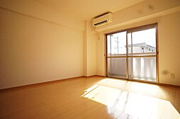 ラヴニール 103 1階1Kのリビング/ダイニング