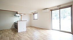 ハートフレンドリー 102 1階2LDKのリビング/ダイニング