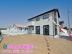 お洒落なデザイン住宅です　他号棟まとめて本日見学できます