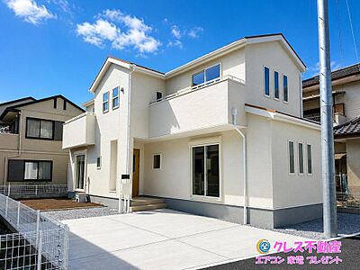 外観:4号棟は駐車スペースを備えた住まい。車利用の多いご家庭にも使いやすい区画です。 外観:4号棟は駐車スペースを備えた住まい。車利用の多いご家庭にも使いやすい区画です。