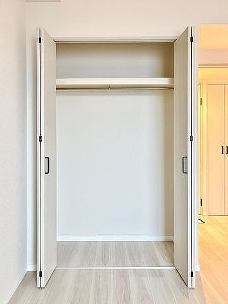 お部屋を最大限に広く使えるよう、各居室に使いやすい収納をしっかり確保しました。