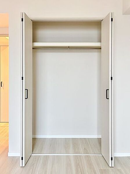 お部屋を最大限に広く使えるよう、各居室に使いやすい収納をしっかり確保しました。