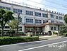 周辺：足立区立東加平小学校 徒歩8分。 590m
