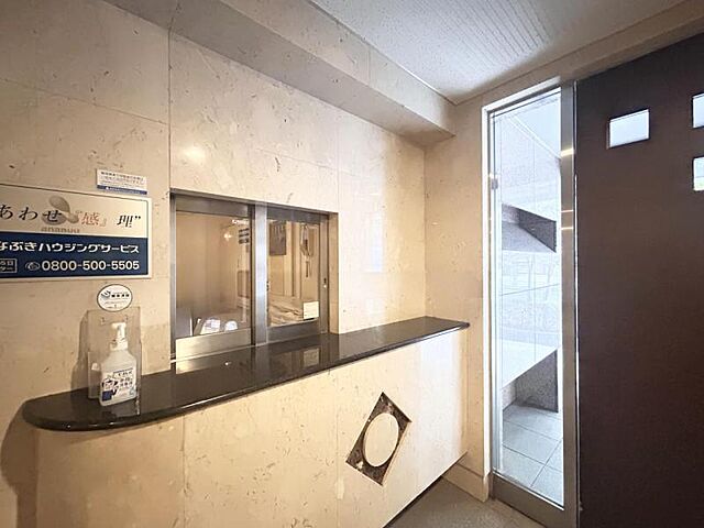 エントランス 東京メトロ有楽町線 新富町駅 徒歩4分