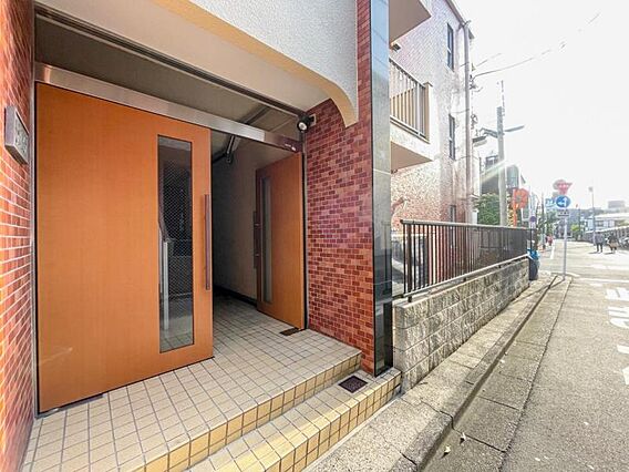 【エントランス...