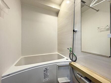 【浴室】心も体もオフになる。バスルームでのリラックスタイムをお楽しみください。