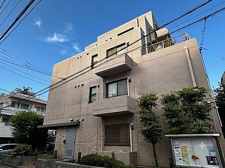 【外観】全方位に配慮された意匠美。