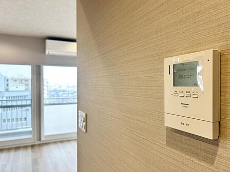 【設備】　快適な暮らしをサポートするTVモニターホン付きです。