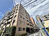 外観：【外観】陽光をたっぷりと取り込む明るい住空間。圧迫感がなく街並みに馴染む落ち着いた佇まい。