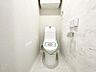トイレ：【トイレ】　お掃除ラクラク。広さを確保したトイレスペース