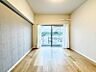 子供部屋：【洋室:4.6帖】　シンプルで落ち着いた洋室は、夫婦の寝室に。一日の終わりに、ほっとひと息つけるプライベート空間です。