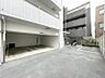 エントランス：【エントランス】居住者の方が気持ちよく利用できる空間です。