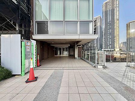 【外観】都心にそびえる洗練のタワー。