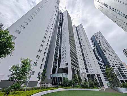 【外観】遠くからでも自分の家だとすぐ分かる。街の目印になるような建物。