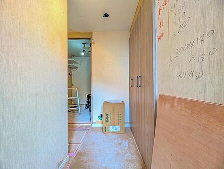 【玄関】 ドアを開けると家族の談笑が聞こえてくる。帰ってきたとホッとする瞬間