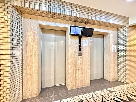 【エレベーター】 しっかりと管理が行き届いており、いつも共用部は綺麗に保たれています