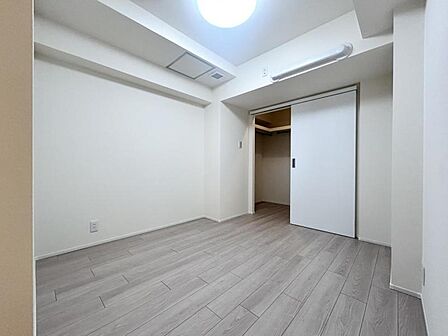 【洋室:4.6帖】感性を育むプライベートルームはシンプルでスマートな空間。一人の時間も充実したものにできます。