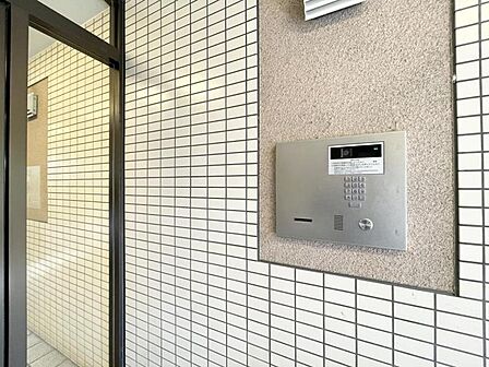 【エントランス】管理の行き届いたエントランスです。