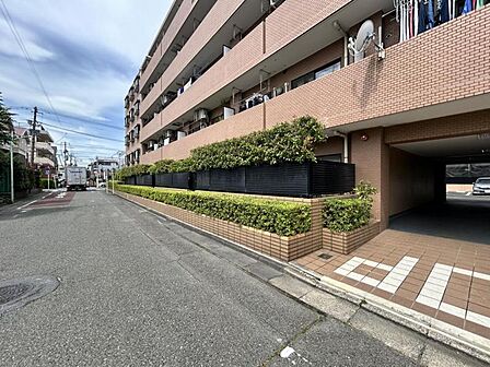 【周辺環境】生活の利便性と落ち着きを兼ね備えた立地。