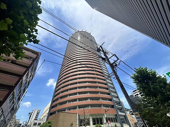 【外観】空高く...