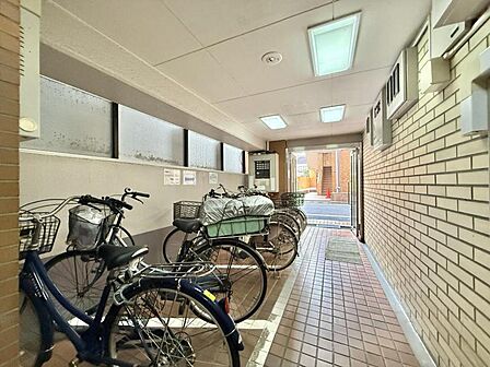 【駐輪場】 広く停めやすい駐輪場