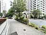 周辺：【周辺環境】安心して暮らせる落ち着いた住環境。