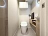 トイレ：【トイレ】手洗いカウンターがあることで、トイレ空間に余白と落ち着きが生まれます。