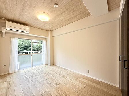 【洋室:8.2帖】大切な時間を豊かに、快適にお過ごしいただけます。