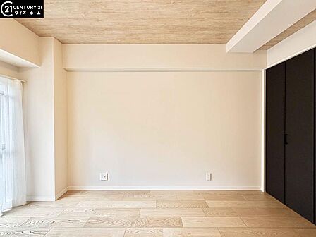 【洋室:8.2帖】シンプルで洗練された内装。