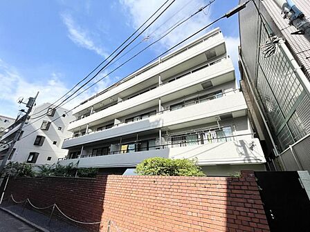 【外観】重厚感のある佇まいが魅力です。