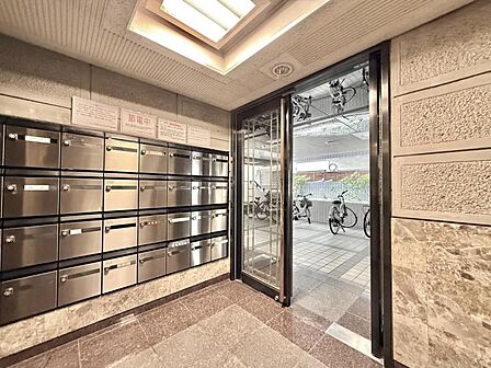 【エントランス】いつも通る場所だからこそしっかりと清潔に保たれていると嬉しいものです