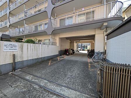 【駐輪場】広く止めやすい駐輪場。
