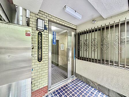 【エントランス】暮らしを支えてくれる管理がしっかりとしているから、安心して永く暮らせる住まいです。