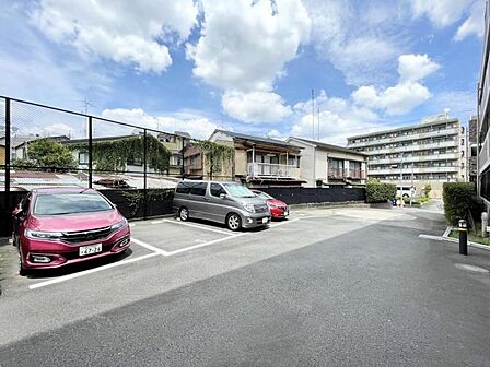 【駐車場】空き状況はお問い合わせください。