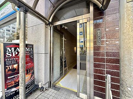 【エントランス】住まう方の安心感を支える空間。
