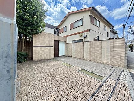 【エントランス】住まいまではフラットなアプローチとなります。
