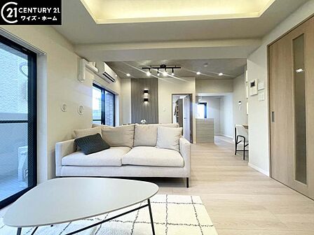 【リビング:15帖】穏やかな時間を心ゆくまで堪能できる住空間です。