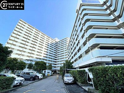 外観:【外観】空へと伸びるシャープなライン。 外観:【外観】空へと伸びるシャープなライン。