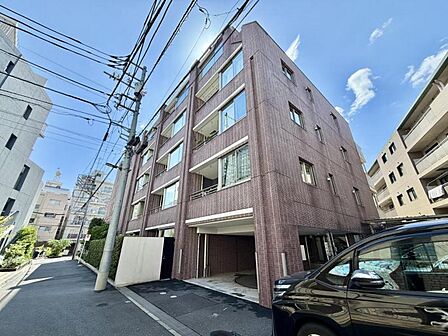 【外観】分譲マンションならではの品のある外観です。