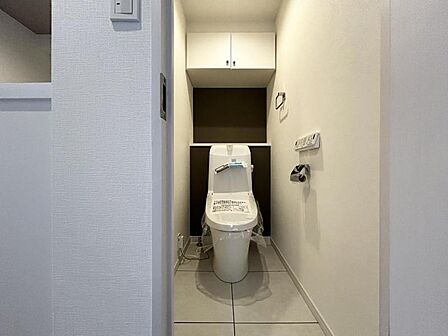 【トイレ】　お掃除ラクラク。広さを確保したトイレスペース