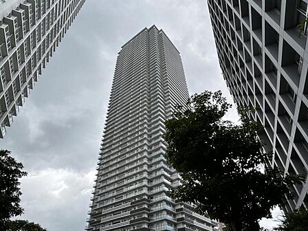 【外観】凛とした美しさの奥から、大切なゲストを温かく迎え入れる気品が穏やかに漂う。